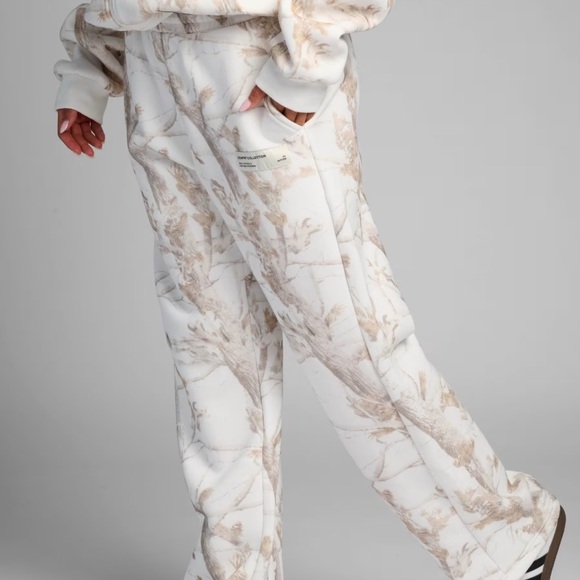 Comfrt White Oak Straight Leg Sweatpants - Picture 2 of 4